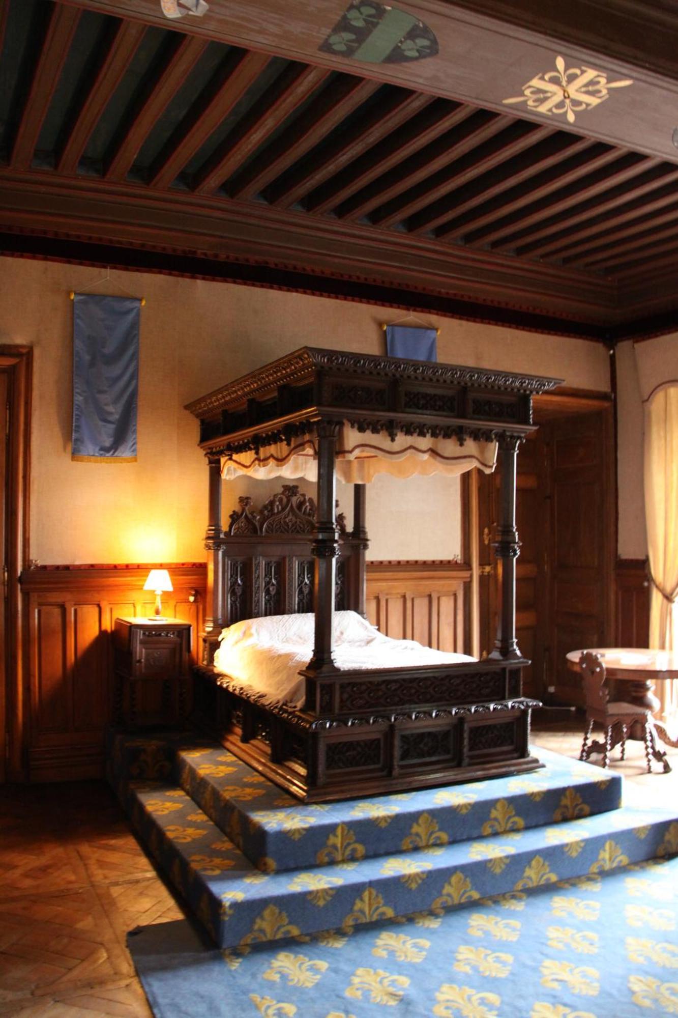 Chateau De Бюссе Экстерьер фото